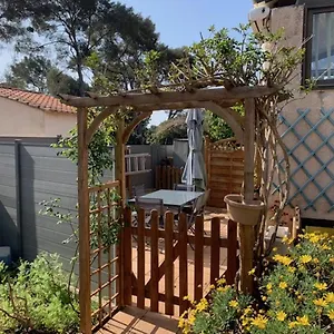 Appartement Vacances Au Soleil à 200 M De La Mer, La Seyne-sur-Mer